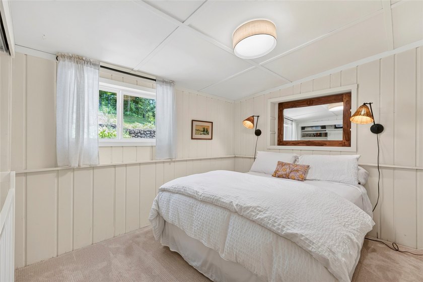 Like-new, extensively remodeled Long Lake retreat with - photo 35