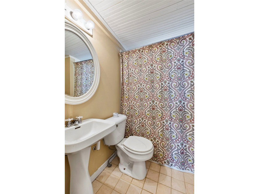Like-new, extensively remodeled Long Lake retreat with - photo 36