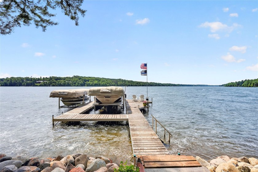Like-new, extensively remodeled Long Lake retreat with - photo 40