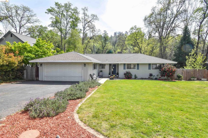 ON SULLIVAN CREEK! Nestled in the desirable Phoenix Lake Country - photo 2