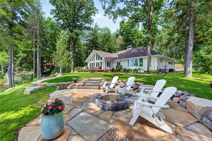 Like-new, extensively remodeled Long Lake retreat with - photo 42