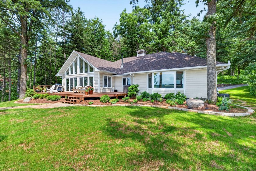 Like-new, extensively remodeled Long Lake retreat with - photo 43