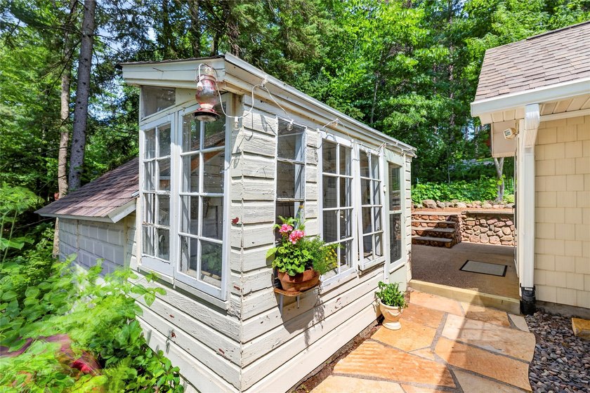 Like-new, extensively remodeled Long Lake retreat with - photo 46
