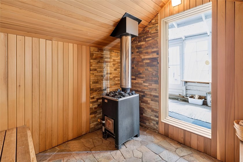 Like-new, extensively remodeled Long Lake retreat with - photo 48