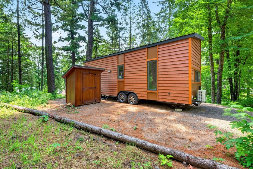 Like-new, extensively remodeled Long Lake retreat with - photo 50