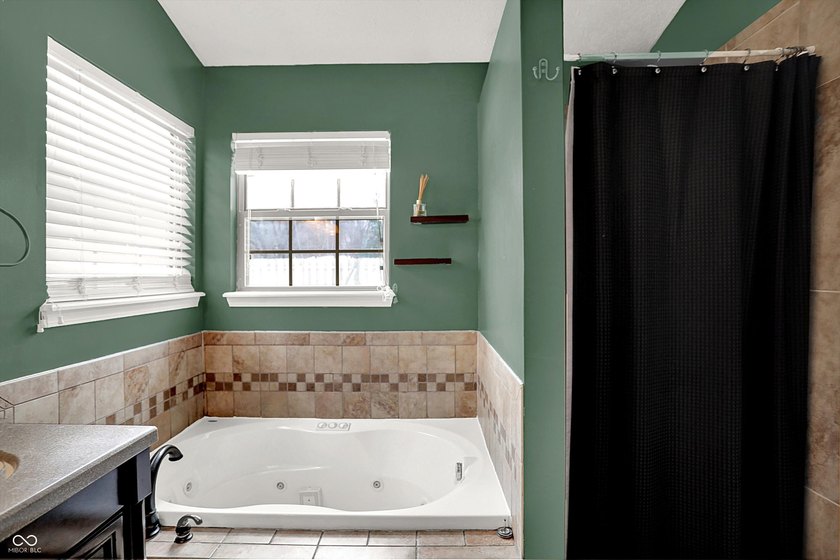 Wonderful 3 bedroom, 2 bath ranch home located in the highly - photo 25
