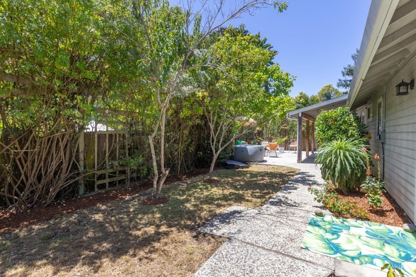 Tucked away on a quiet private cul-de-sac in the heart of Live - photo 34