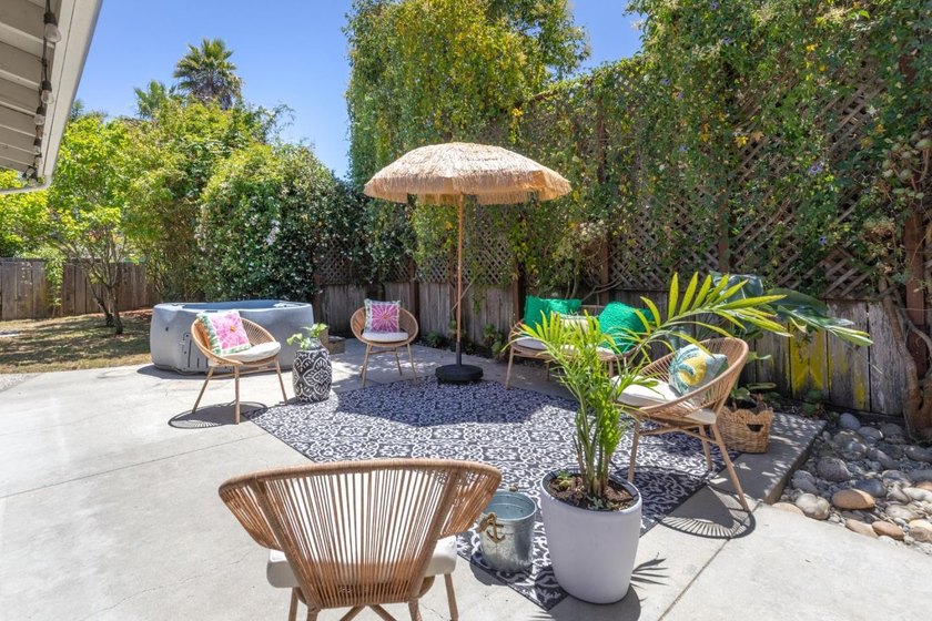 Tucked away on a quiet private cul-de-sac in the heart of Live - photo 37