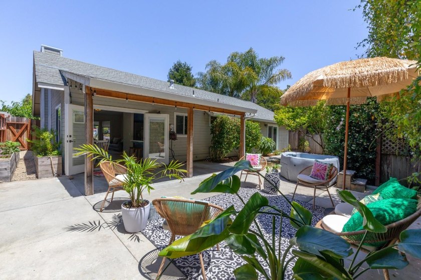Tucked away on a quiet private cul-de-sac in the heart of Live - photo 38