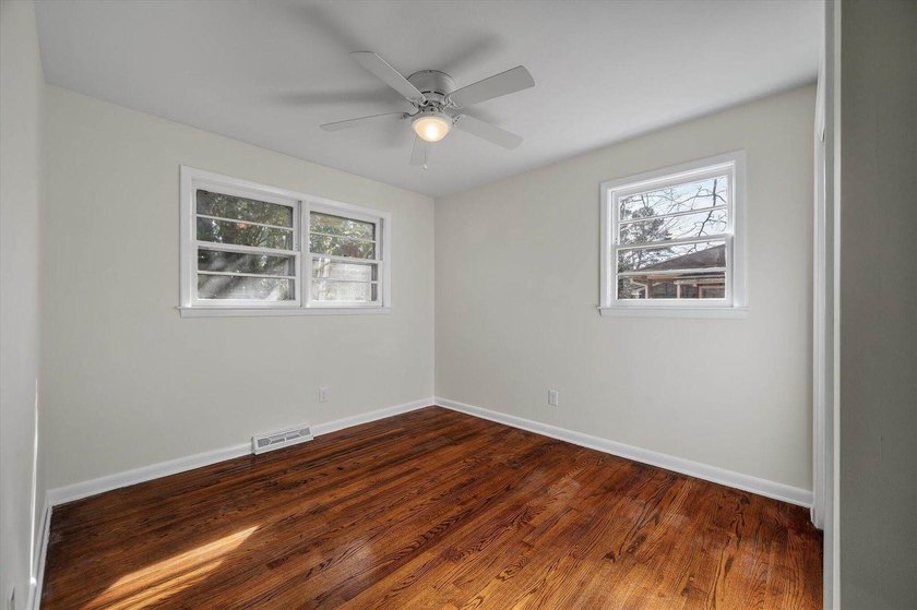Welcome home to this well-cared-for brick beauty in the heart of - photo 27