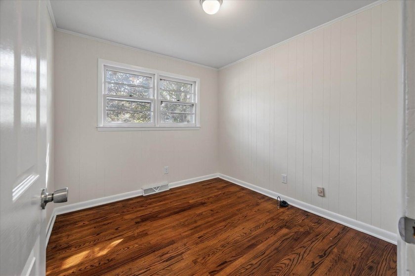 Welcome home to this well-cared-for brick beauty in the heart of - photo 30