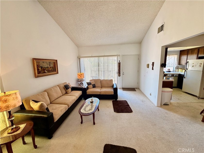 Corner unit with only one common wall located within a well - photo 8