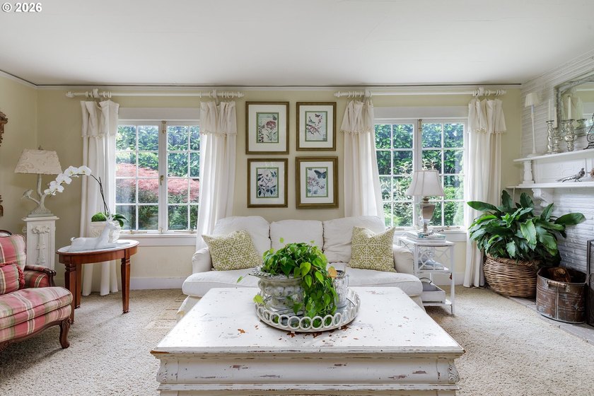 A one-of-a-kind historic gem, this Storybook Cottage was built - photo 3