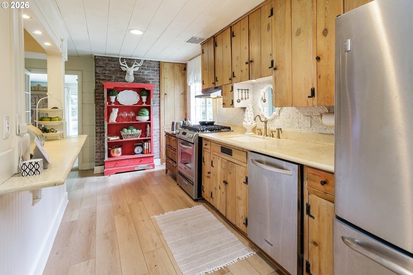 A one-of-a-kind historic gem, this Storybook Cottage was built - photo 7