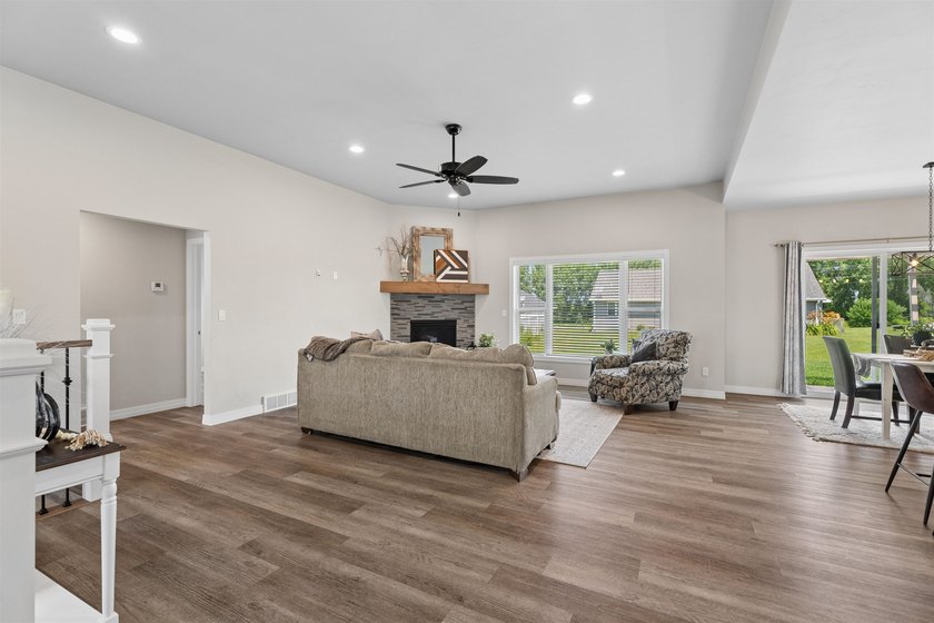 Impressive ranch! As you enter the open-concept design welcomes - photo 3