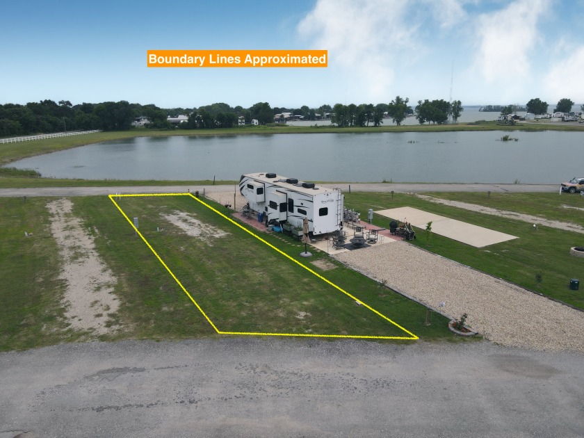 Waterfront 3,311sq ft in Peninsula Point - photo 12