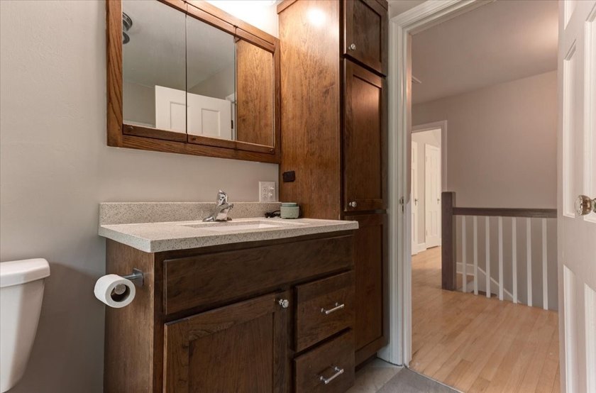 Grand Two-Story Home in Desirable Oakwood Heights! Welcome home - photo 19