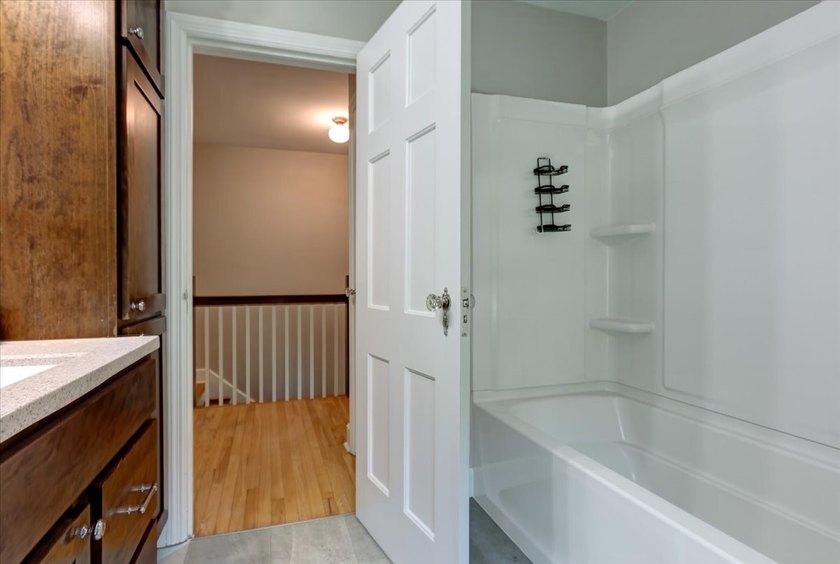 Grand Two-Story Home in Desirable Oakwood Heights! Welcome home - photo 21