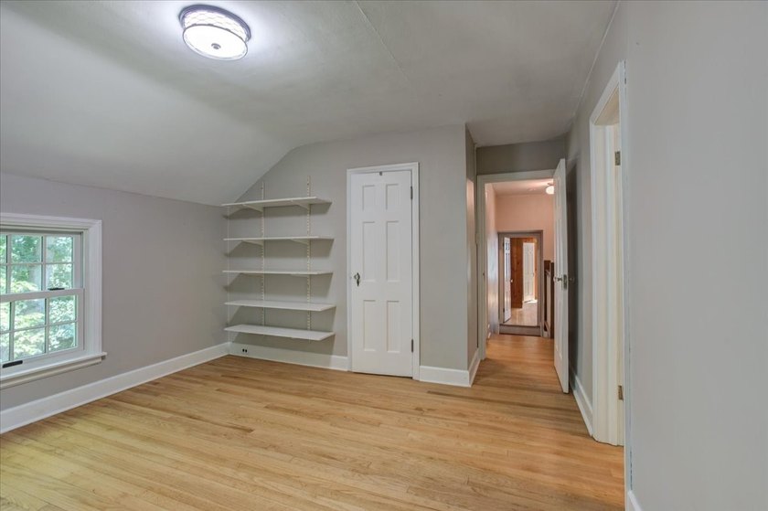 Grand Two-Story Home in Desirable Oakwood Heights! Welcome home - photo 25