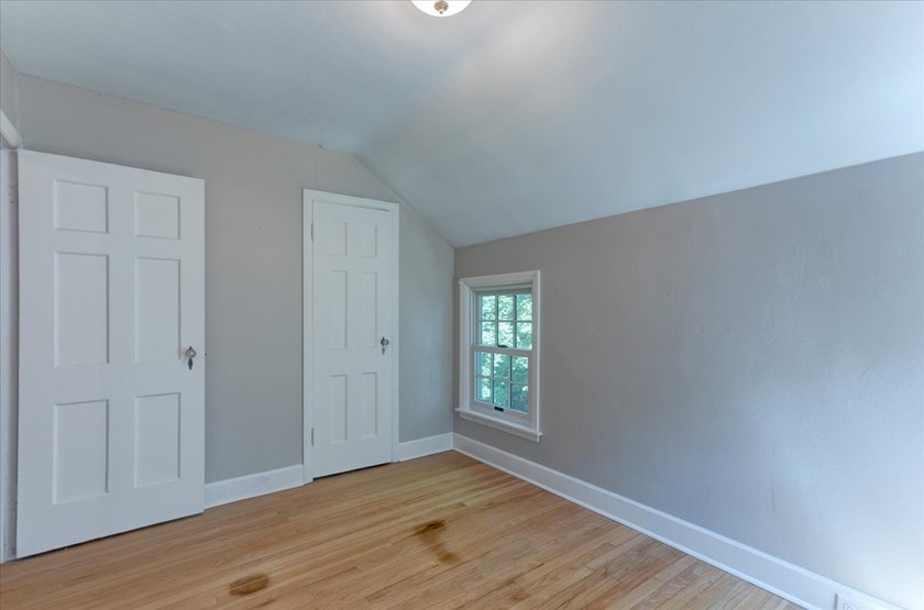 Grand Two-Story Home in Desirable Oakwood Heights! Welcome home - photo 26