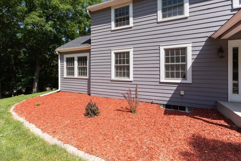 Grand Two-Story Home in Desirable Oakwood Heights! Welcome home - photo 37