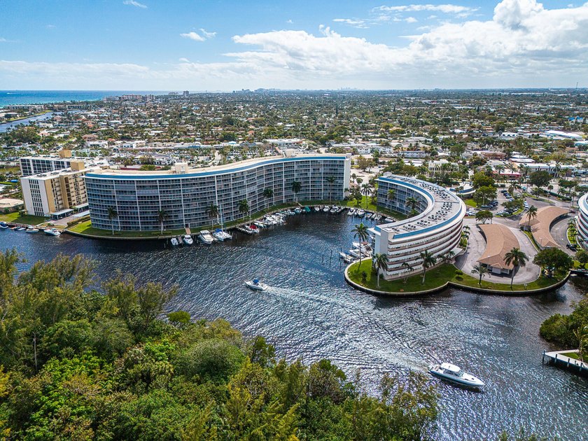 One of the finest three-bedroom waterfront residences in - photo 41