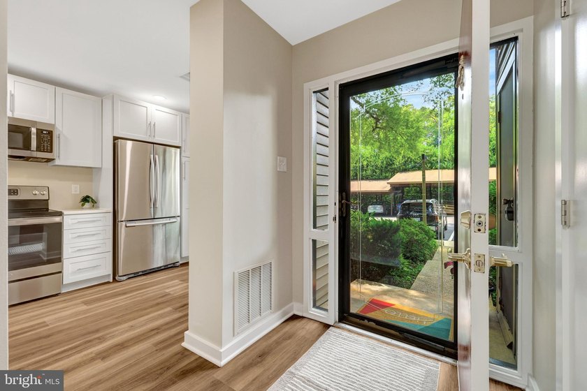 THE PERFECT CONDO/TOWNHOME - OPEN SATURDAY, 7/18 AND SUNDAY - photo 3