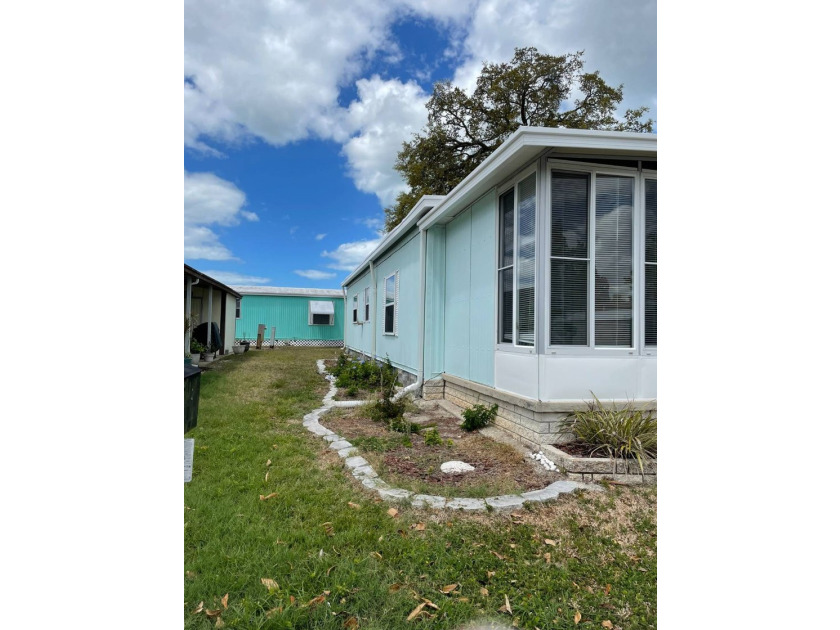 SELLER IS TAKING OFFERS! SELLER IS OFFERING OWNER FINANCING TO - photo 3