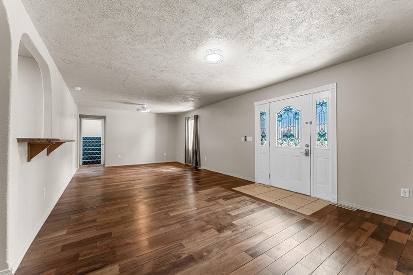Discover the perfect blend of space, comfort, and lake living in - photo 3