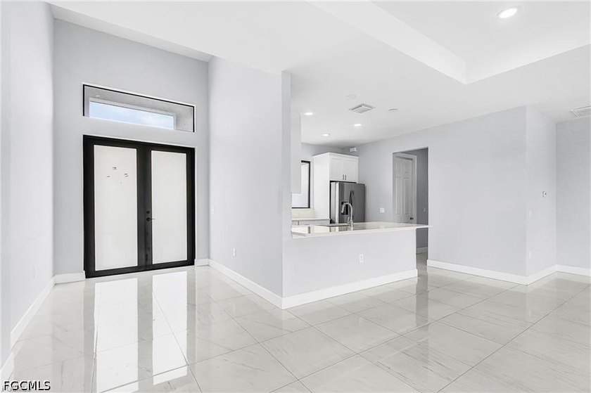 Experience a touch of modern luxury in this 2024-built residence - photo 5