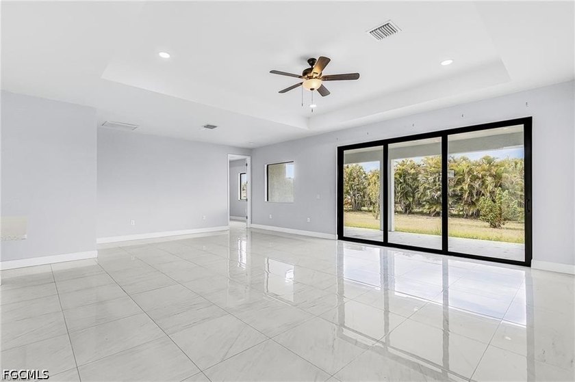 Experience a touch of modern luxury in this 2024-built residence - photo 6
