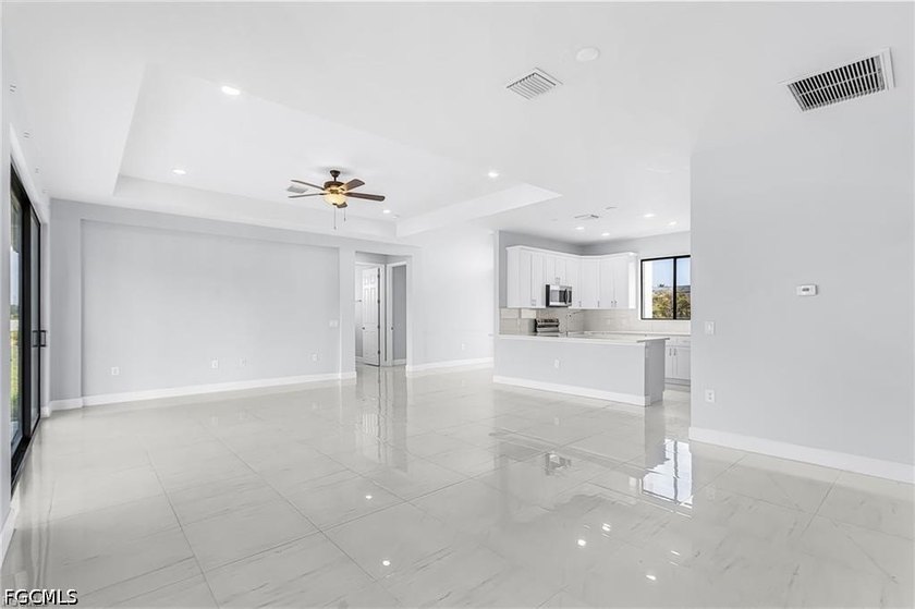Experience a touch of modern luxury in this 2024-built residence - photo 8