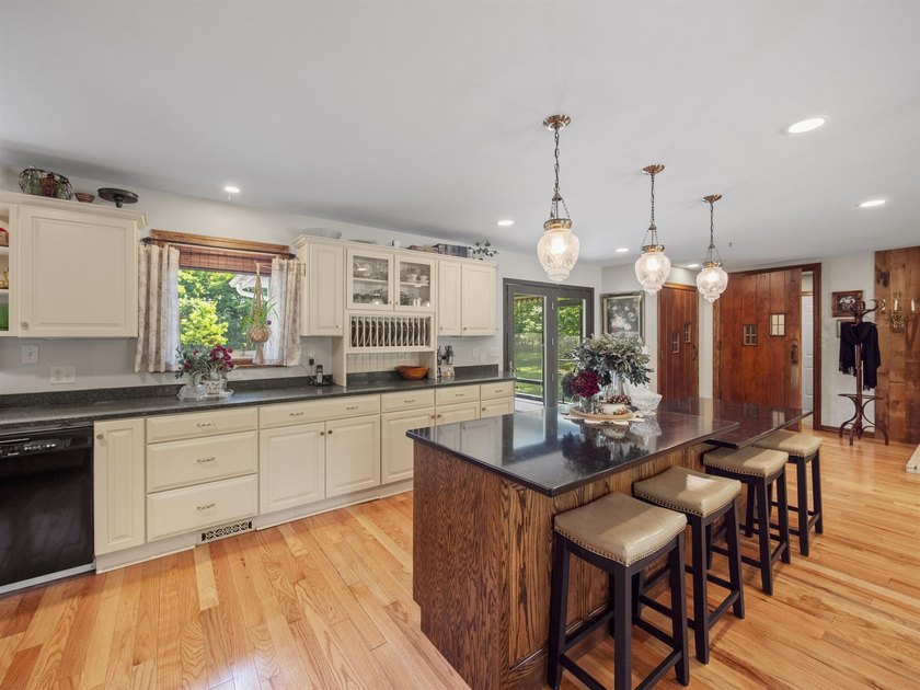 Experience peaceful country living in this beautifully updated - photo 5