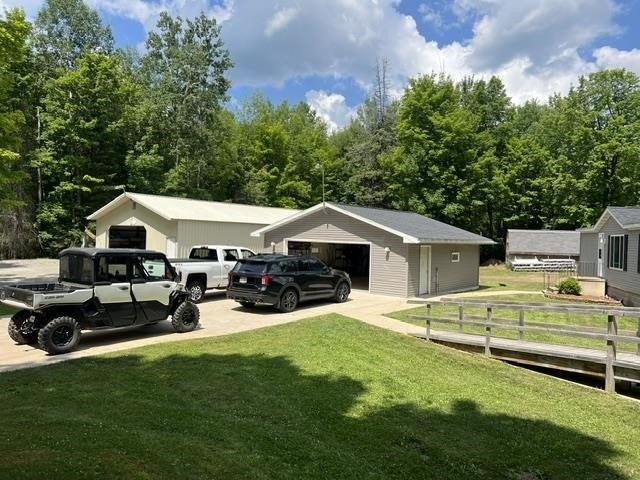 Rare opportunity to get over 600 ft of water frontage and 8 .5 - photo 4