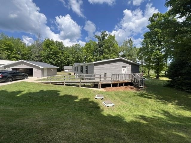Rare opportunity to get over 600 ft of water frontage and 8 .5 - photo 8