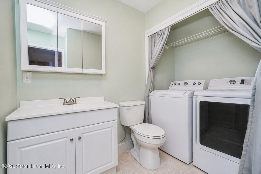 Welcome to this beautiful end-unit townhouse in the heart of - photo 21
