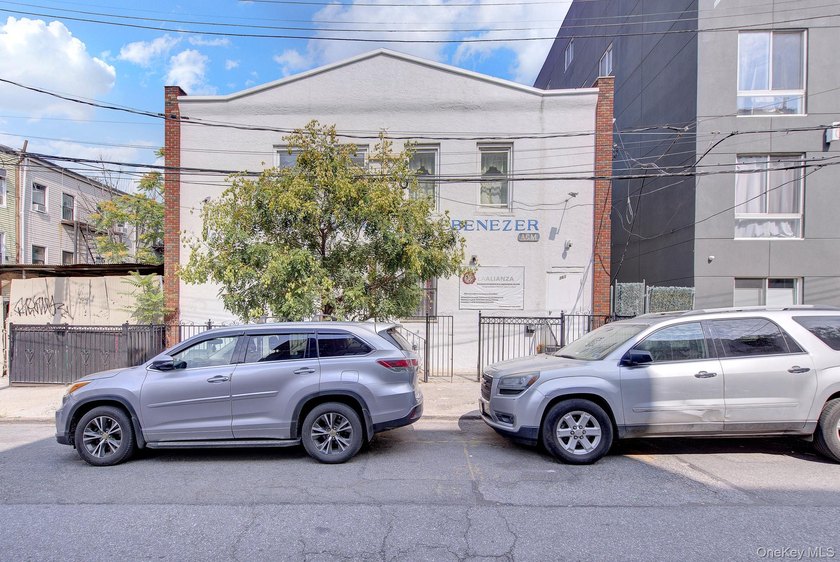 Prime Investment or Redevelopment opportunity in Brooklyn! This - photo 3