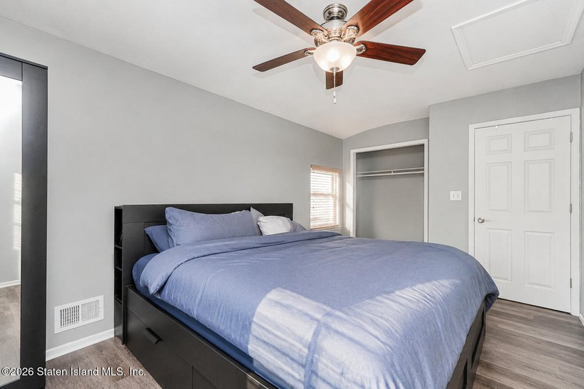 Welcome to this beautiful end-unit townhouse in the heart of - photo 25