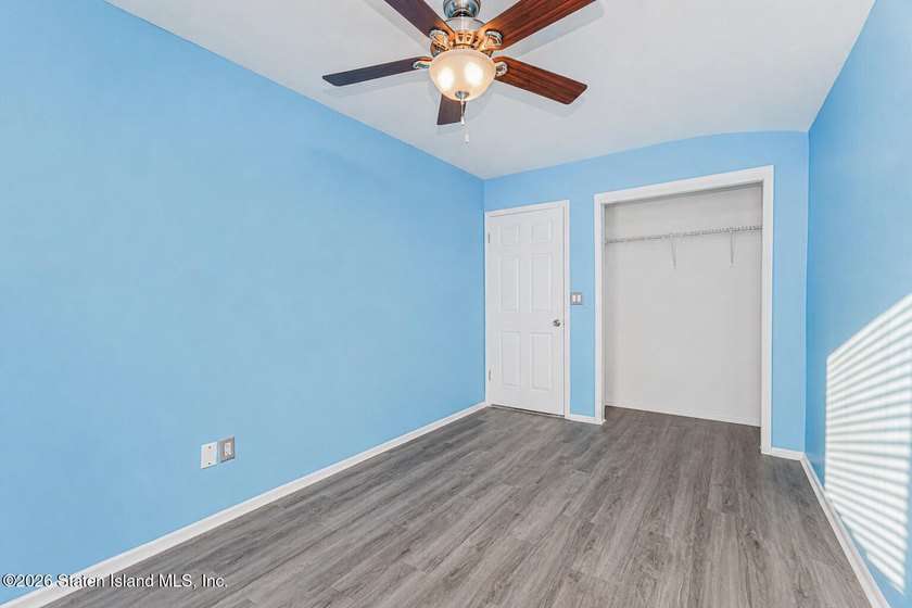 Welcome to this beautiful end-unit townhouse in the heart of - photo 28