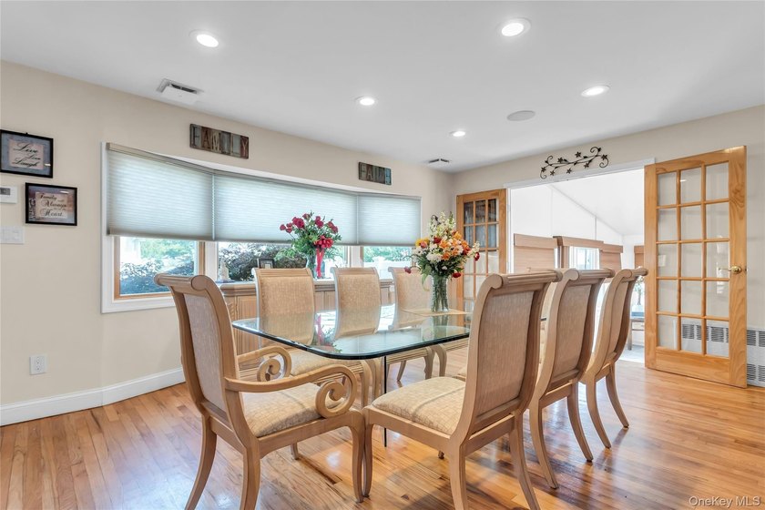 Welcome to this beautifully appointed four-bedroom - photo 5
