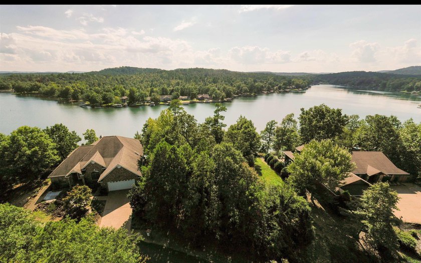 Wonderful lake and vista views from this Lake Balboa lot. Build - photo 3
