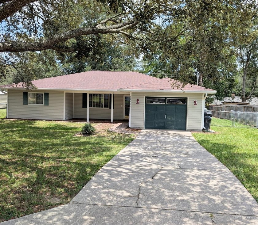 Location, Location, Location Move and ready 3-bedroom, 2-bath - photo 3