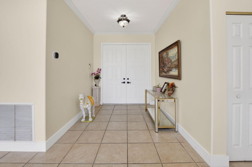 Rare 5-Bed, 3-Bath Cul-de-Sac Trophy Estate in the highly - photo 8