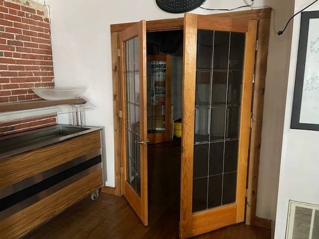 This is a great investment opportunity right on the river. The - photo 11