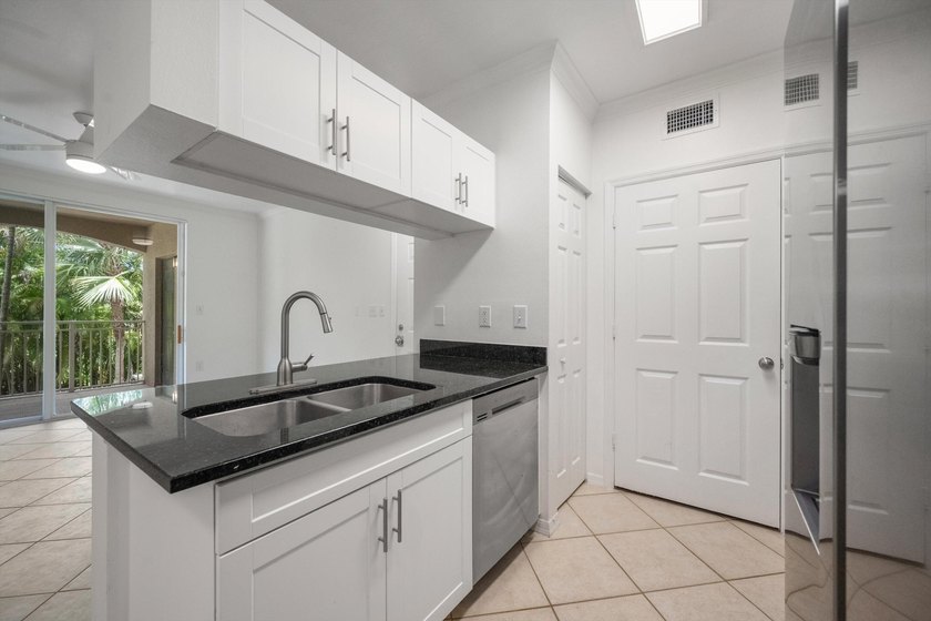 The only 1 bedroom with a garage available at Emerald Dunes, a - photo 11