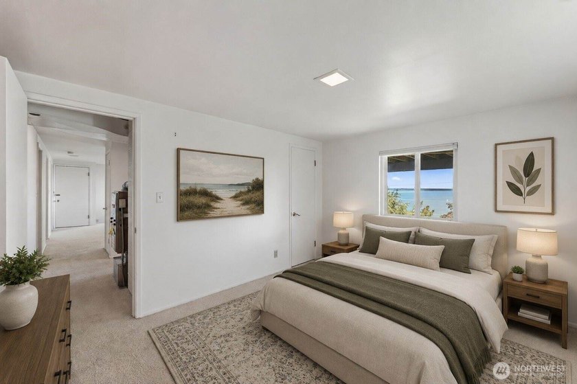 Perched on a quiet South Hill lane, this timeless Mid-Century - photo 22