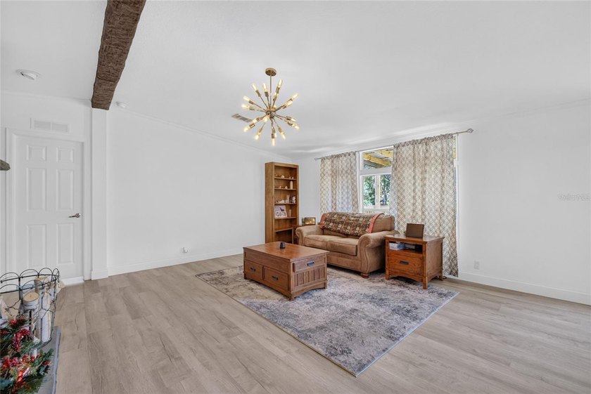 Welcome to this beautiful 5-bedroom, 3-bathroom home, offering - photo 8