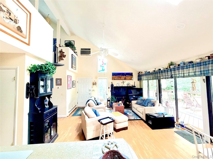 Nestled within the sought-after Greentree community, this - photo 4