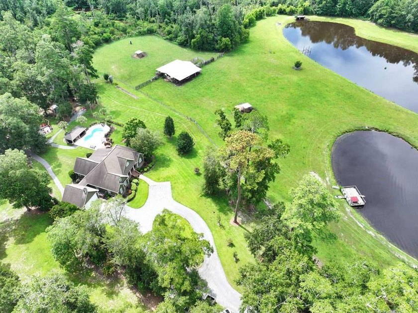Welcome to your dream mini farm-a rare opportunity to own 42 +- - photo 6