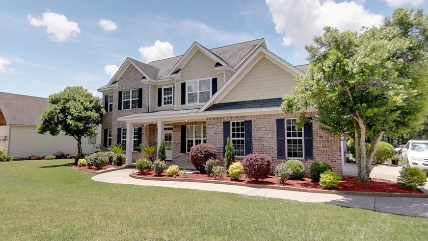Welcome to 107 Andee Way in desirable Sweetbrier Lake! This - photo 5